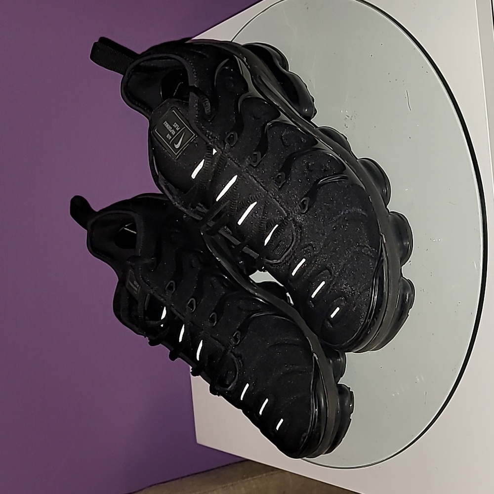 Nike Black VaporMax Plus Sz: 8.5 - Picture 2 of 13